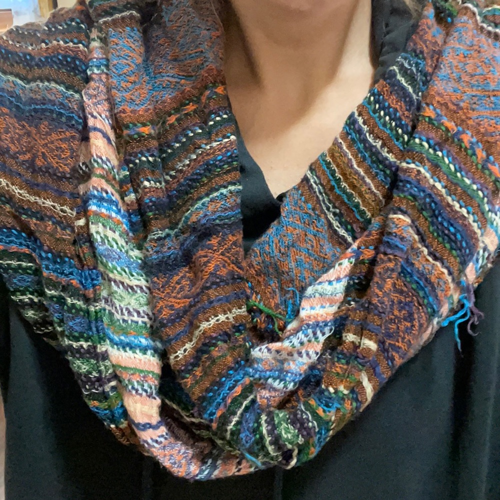 Cute funky scarf!